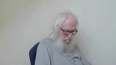 Somewhere over the rainbow online show from March 2, 2:24 pm