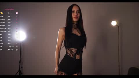 Mia online show from June 3, 3:17 pm
