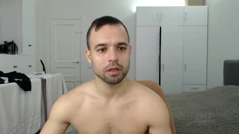 onebestlover online show from March 12, 11:47 am