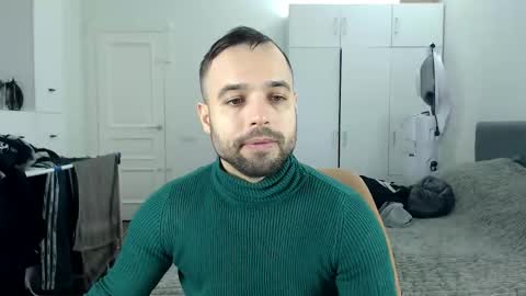 onebestlover online show from February 6, 12:41 pm