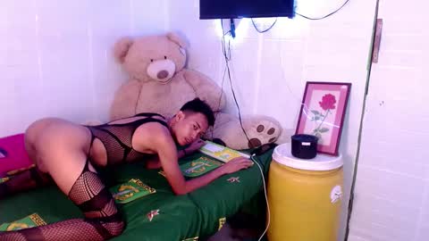 Wyn Will serve you and be your slave online show from March 11, 4:51 am