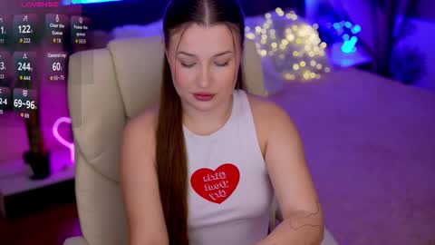 L A Y A online show from December 1, 8:45 am