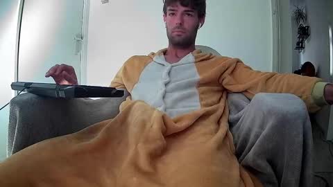 Snapshot of onesieboyx chatting on September 12, 9:11 am onesieboyx online show from September 12, 9:11 am