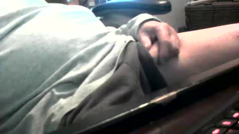 Snapshot of oneyedjackin chatting on October 16, 10:08 pm oneyedjackin online show from October 16, 10:08 pm