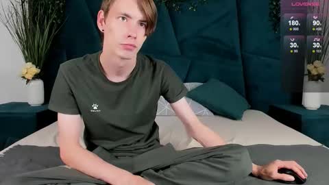 Erick  online show from October 1, 3:33 pm