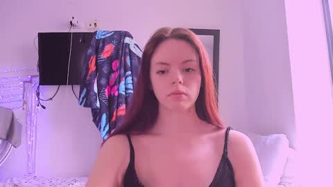 only_sarah1 online show from September 19, 10:13 pm