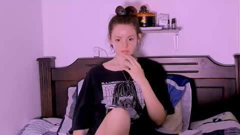 only_sarah1 online show from February 6, 9:50 pm