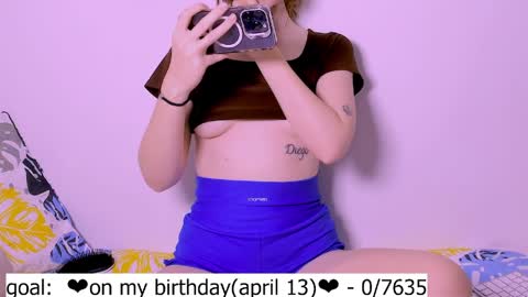 only_sarah1 online show from April 4, 10:28 pm