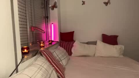 The cutest model on this site online show from June 4, 10:27 pm