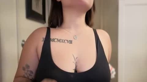 Miss Girly online show from April 18, 9:22 am