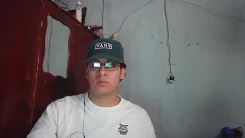 Snapshot of oomaurooo chatting on December 25, 9:43 pm oomaurooo online show from December 25, 9:43 pm