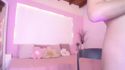 Ora Larson online show from October 14, 12:30 pm