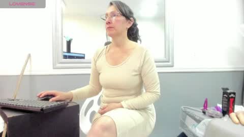 Oriana  online show from June 12, 3:05 am
