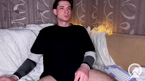 Snapshot of origamicat chatting on February 2, 2:02 pm origamicat online show from February 2, 2:02 pm