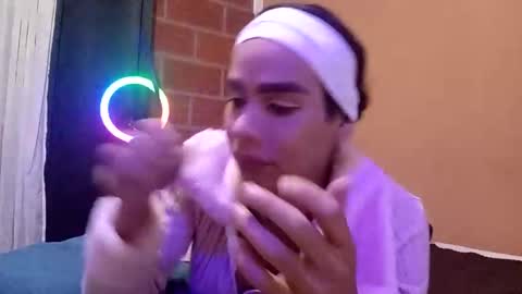 osarito3x online show from April 18, 1:07 am