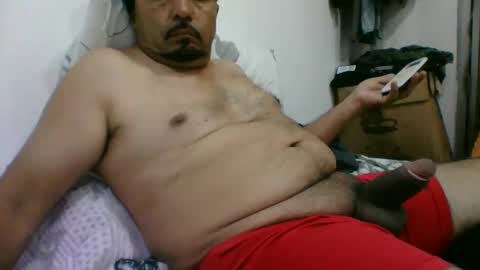 oscarjhe3512 online show from April 15, 1:42 am