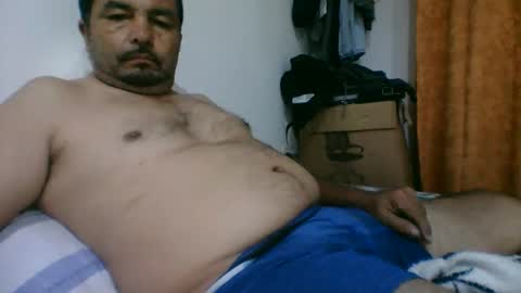 oscarjhe3512 online show from April 3, 1:56 am