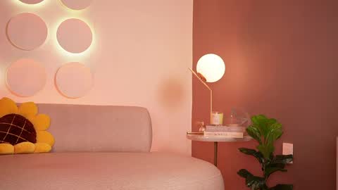 Oshun  online show from April 13, 1:04 pm