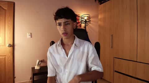 ostin 18hot online show from January 10, 2:04 am