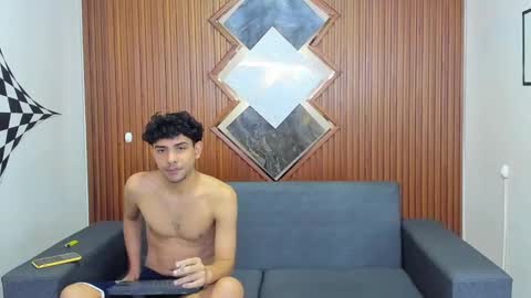 owen_mccarthy online show from January 4, 7:55 pm