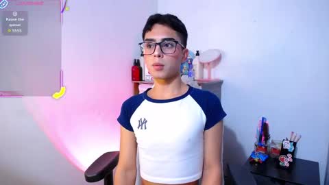 Owen  Independent model  online show from November 8, 5:21 am