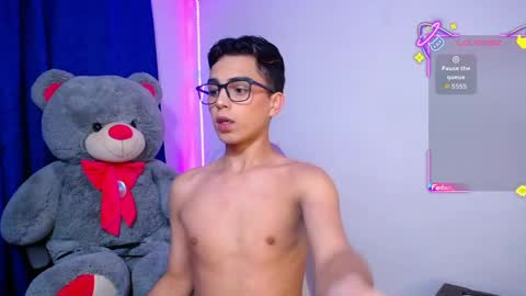 Owen  Independent model  online show from April 22, 7:15 am