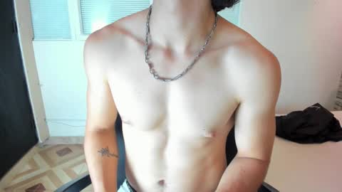 Snapshot of owenn_17 chatting on October 23, 4:36 am owwn online show from October 23, 4:36 am