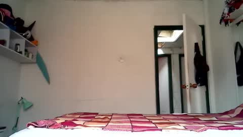 Jeannifer online show from December 22, 4:03 pm