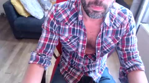 Snapshot of oyrlgtu1257 chatting on October 15, 8:04 am Oyrlgtu online show from October 15, 8:04 am