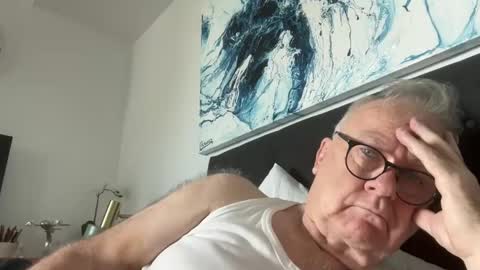 ozhairybearxxxx online show from December 27, 10:26 pm