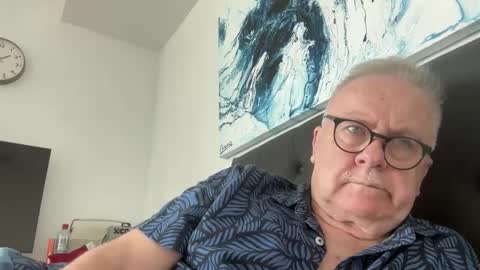 ozhairybearxxxx online show from February 18, 2:33 am