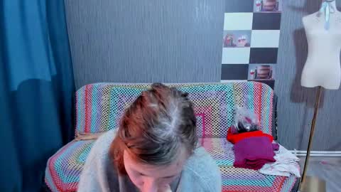 Ella online show from November 29, 9:28 am