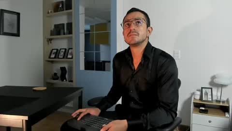 pablo rincon95 online show from May 22, 12:12 pm