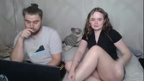 Snapshot of pair_of_gods chatting on January 12, 3:14 pm Lizzi  Igor online show from January 12, 3:14 pm
