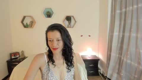 Paloma  online show from February 21, 8:45 pm