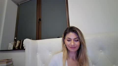 Pamela051087 online show from December 15, 9:22 pm