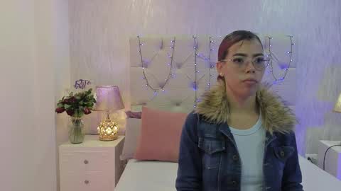 Snapshot of pamelamiler_ chatting on September 26, 11:51 am TELL ME PAMELLA AND GIVE ME A GOOD GRADE ITS IMPORTANT online show from September 26, 11:51 am