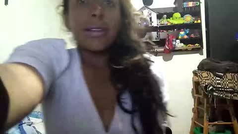 Snapshot of pammeladirtxxx chatting on November 2, 4:01 am pammela and cristina online show from November 2, 4:01 am