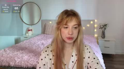 Lina online show from March 6, 3:16 am