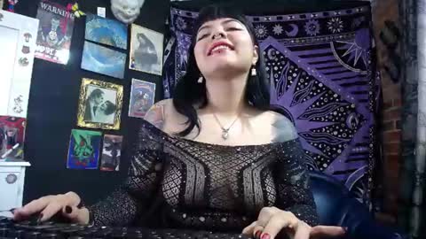      online show from July 7, 9:19 pm