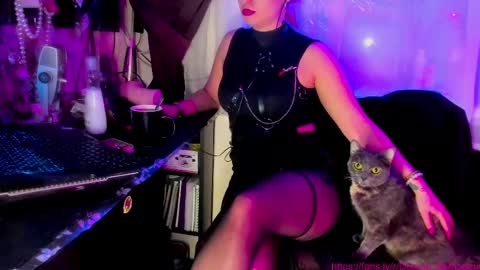 sissy Lilit online show from February 28, 12:43 am