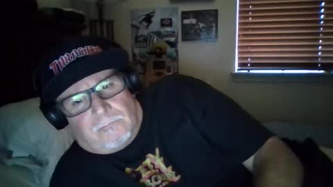 panos online show from October 22, 8:10 pm