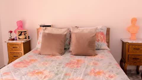 Paola   online show from January 2, 2:35 pm