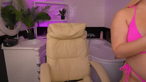 Lia online show from April 4, 2:24 pm