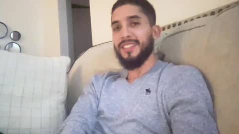 papicubano_guapo23cm online show from October 31, 5:30 am