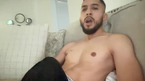 Snapshot of papicubano_guapo23cm chatting on December 7, 1:46 pm papicubano_guapo23cm online show from December 7, 1:46 pm