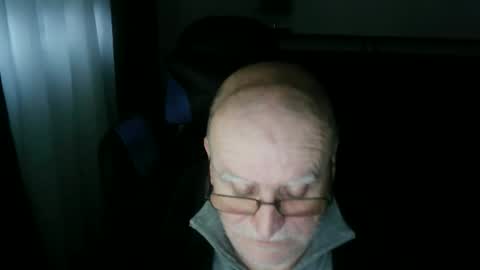 papilly online show from March 31, 10:32 pm