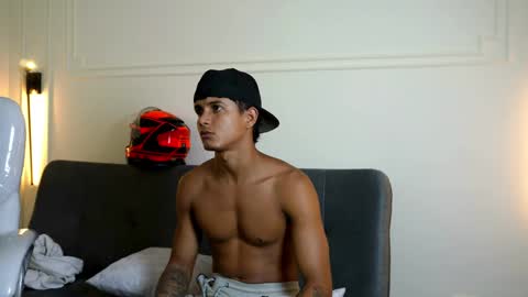 Ryan And Casper online show from February 7, 3:24 am