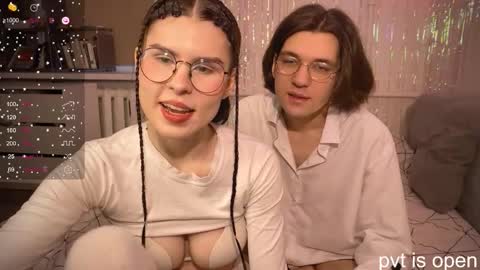 Zoe online show from March 1, 3:05 pm