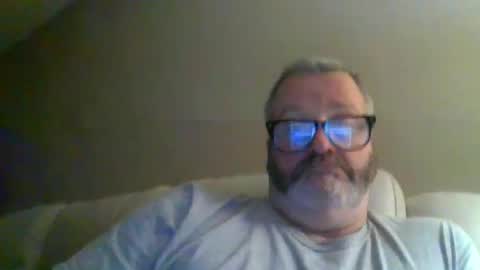 Snapshot of passporttraveler1 chatting on December 4, 2:25 am passporttraveler1 online show from December 4, 2:25 am